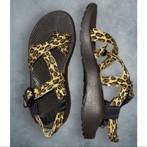Cheetah Print Chaco’s • Women’s 7